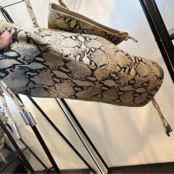 6126 Tan Snake Print Convertible Satchel Handbag Crossbody - Picture 6 of 11